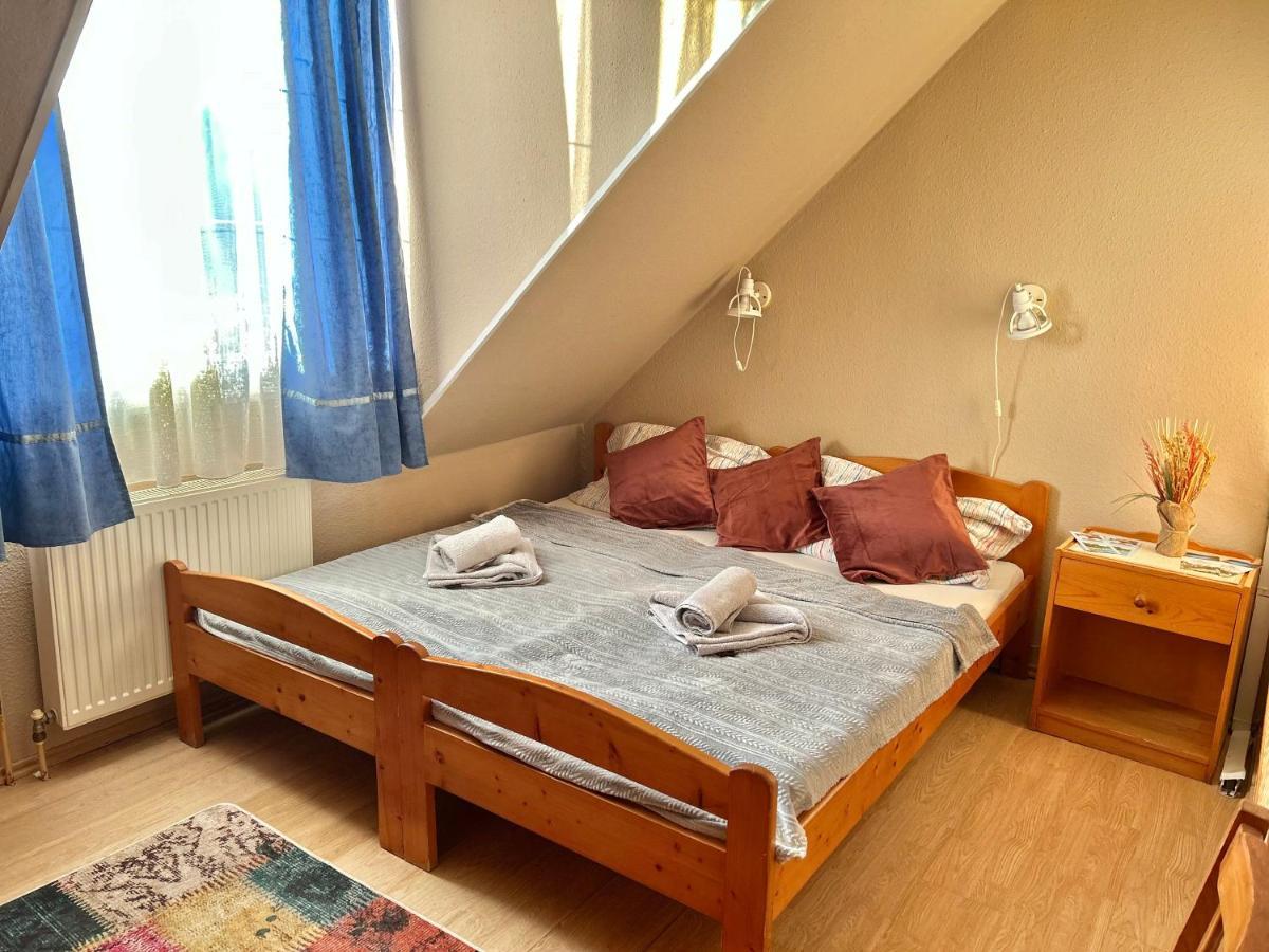 Romantik Camping Es Panzio Bed & Breakfast Buk