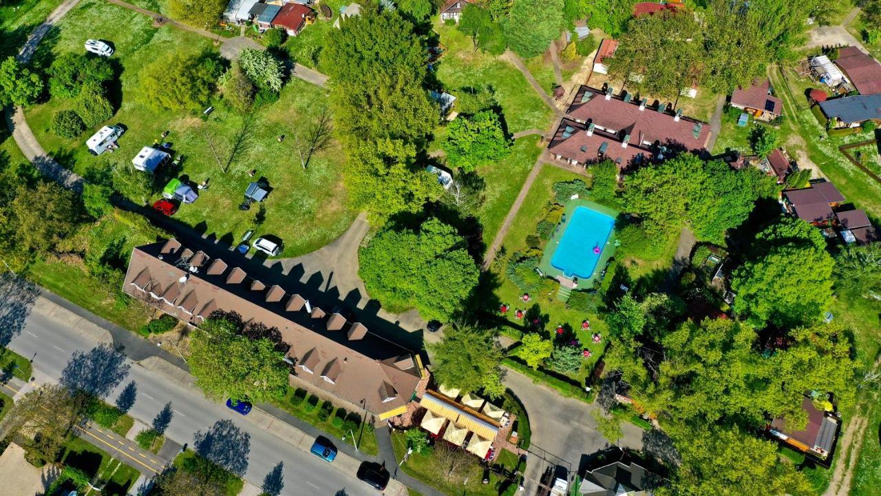 Romantik Camping Es Panzio Bed & Breakfast