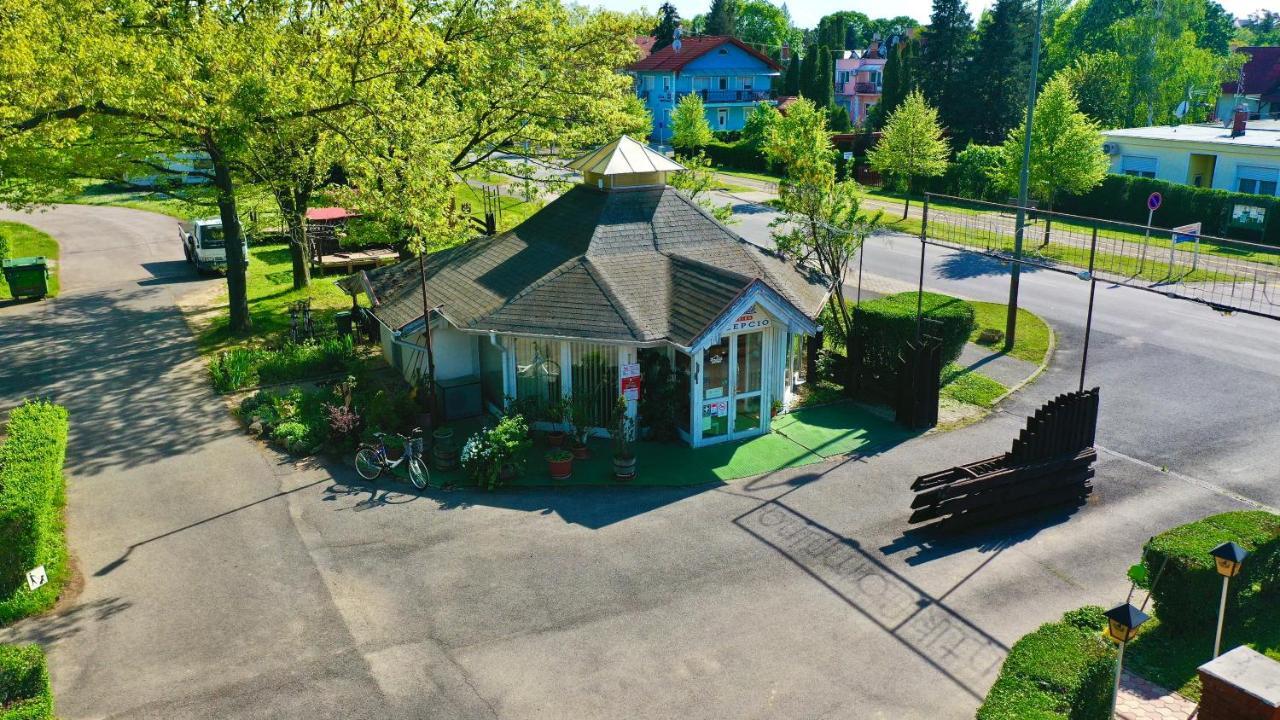 Romantik Camping Es Panzio Bed & Breakfast Buk